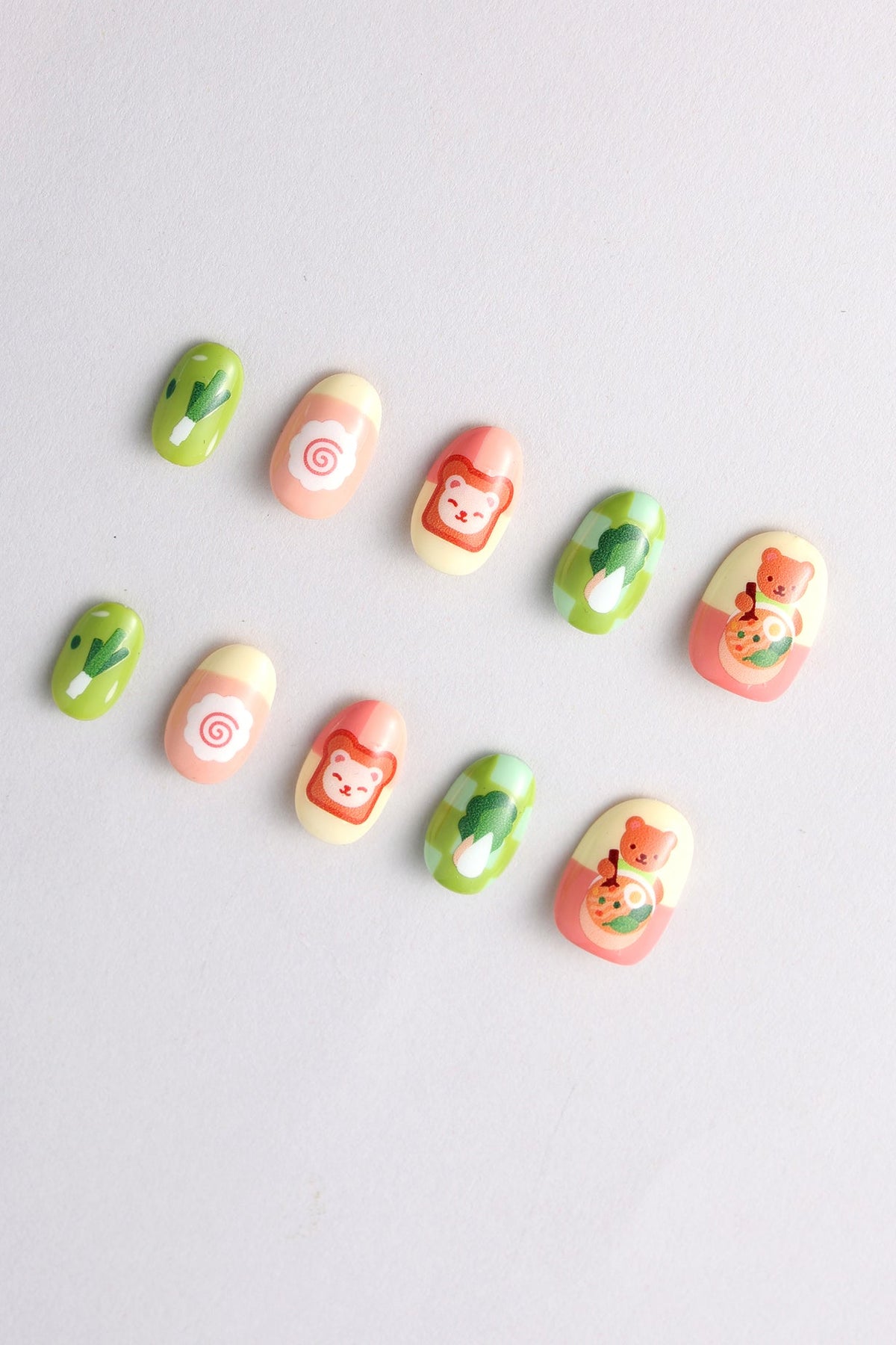 Cooking bear by Alice Lee- Press-on Nails