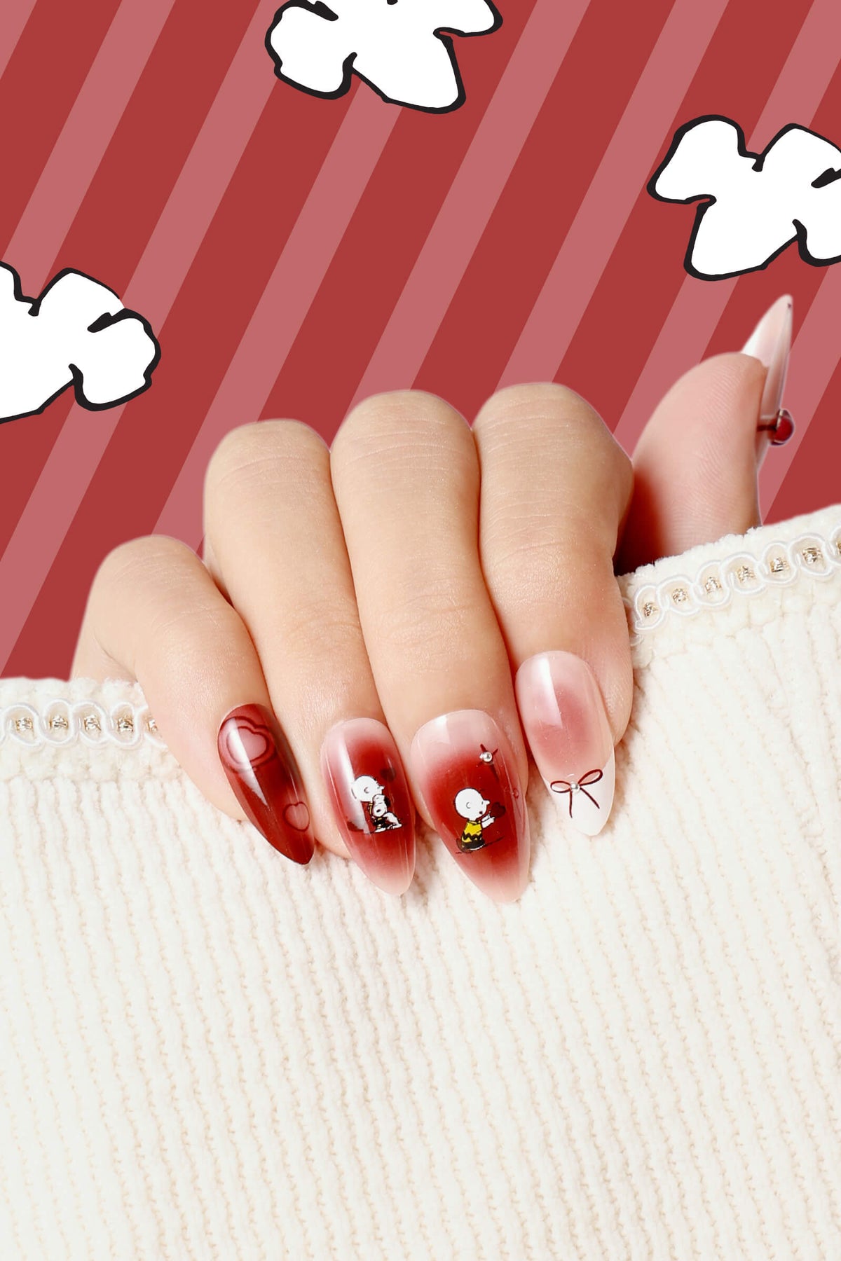 HEARTS OF SNOOPY- ALMOND PRESS-ON NAILS